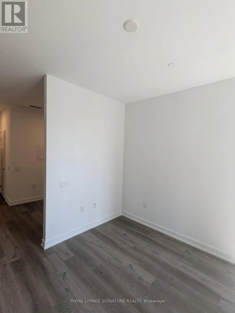 205 - 395 SQUARE ONE DRIVE