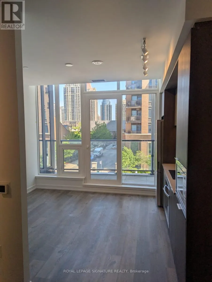 205 - 395 SQUARE ONE DRIVE