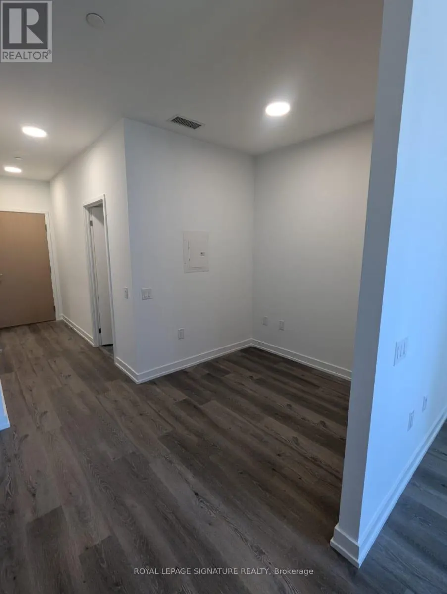 205 - 395 SQUARE ONE DRIVE