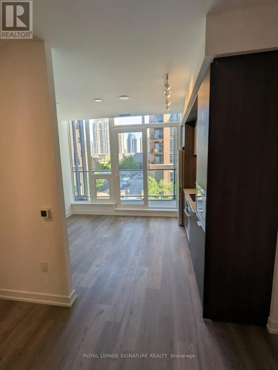 205 - 395 SQUARE ONE DRIVE