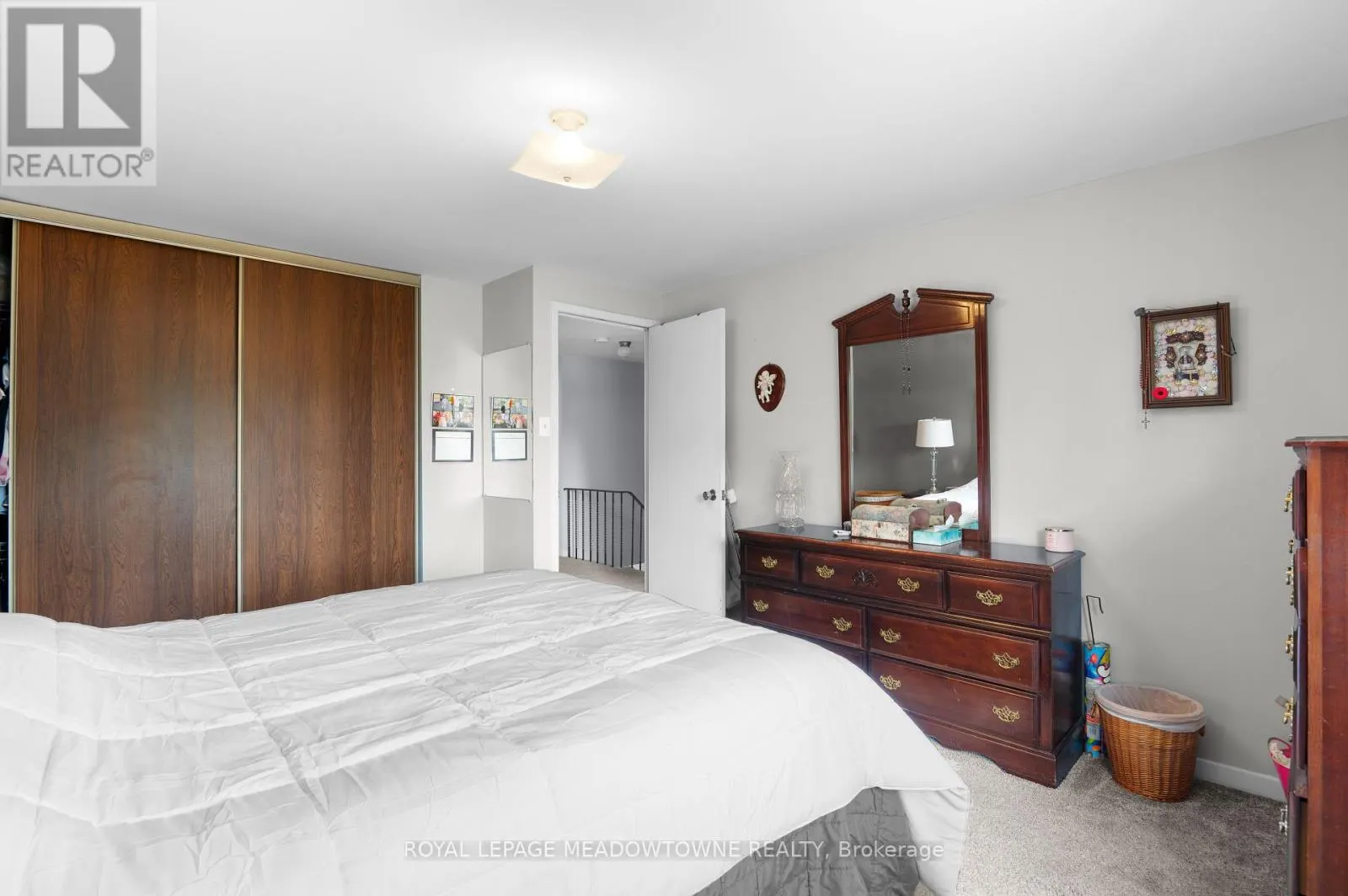 6058 STARFIELD CRESCENT
