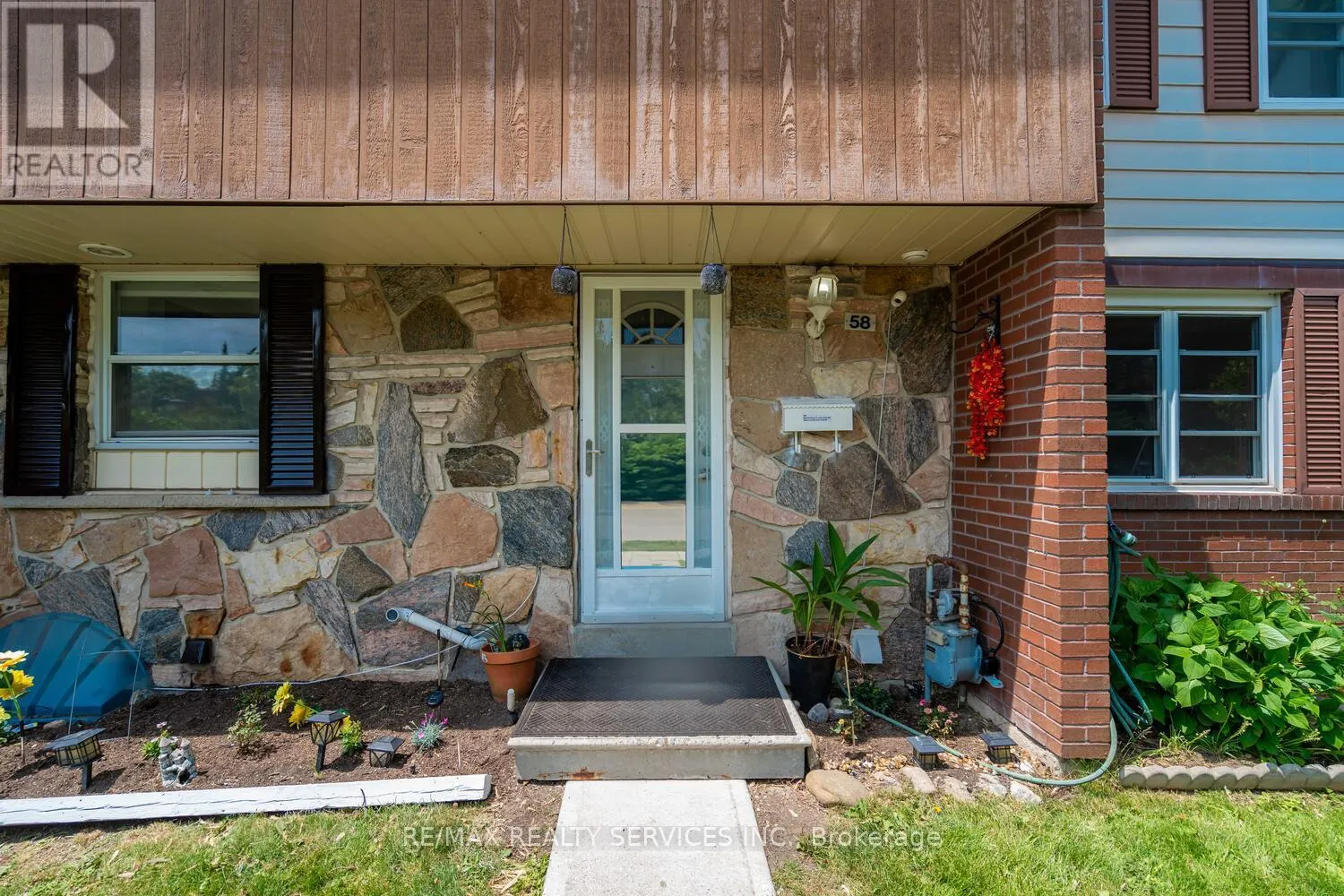 58 - 2825 GANANOQUE DRIVE