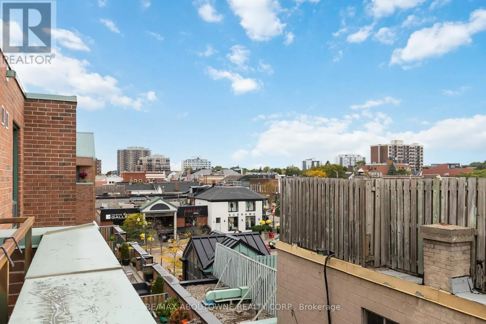 403 - 221 ROBINSON STREET