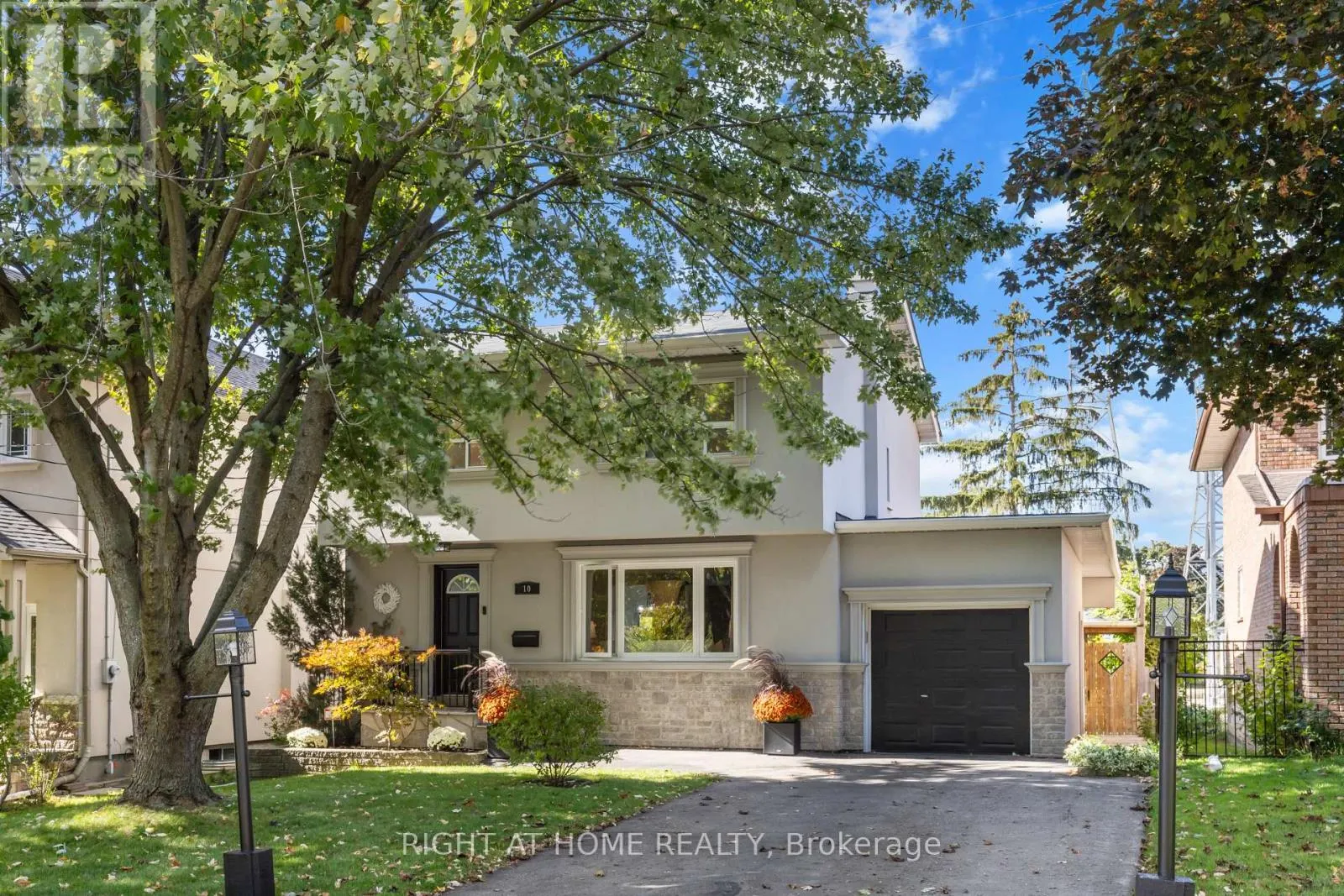 10 HALIBURTON AVENUE