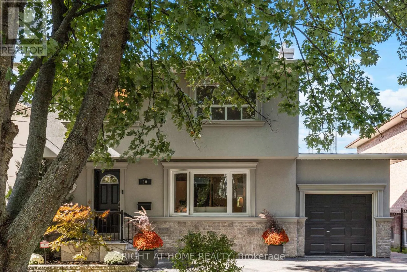 10 HALIBURTON AVENUE