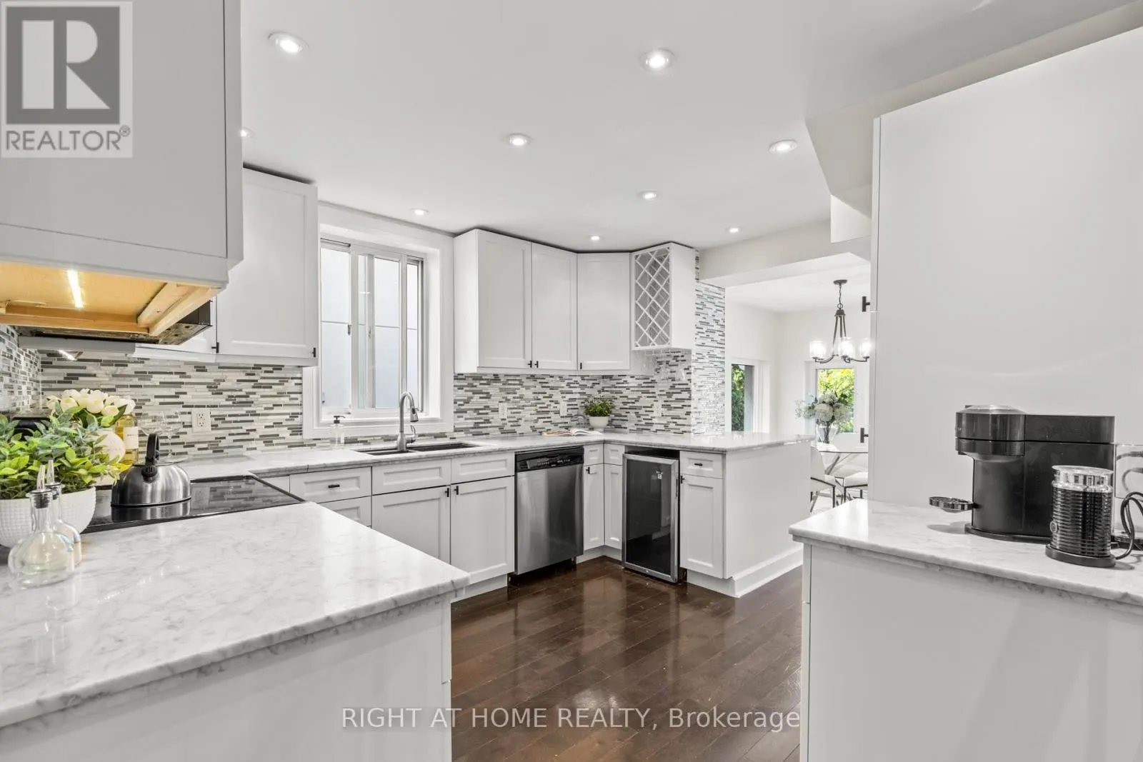 10 HALIBURTON AVENUE
