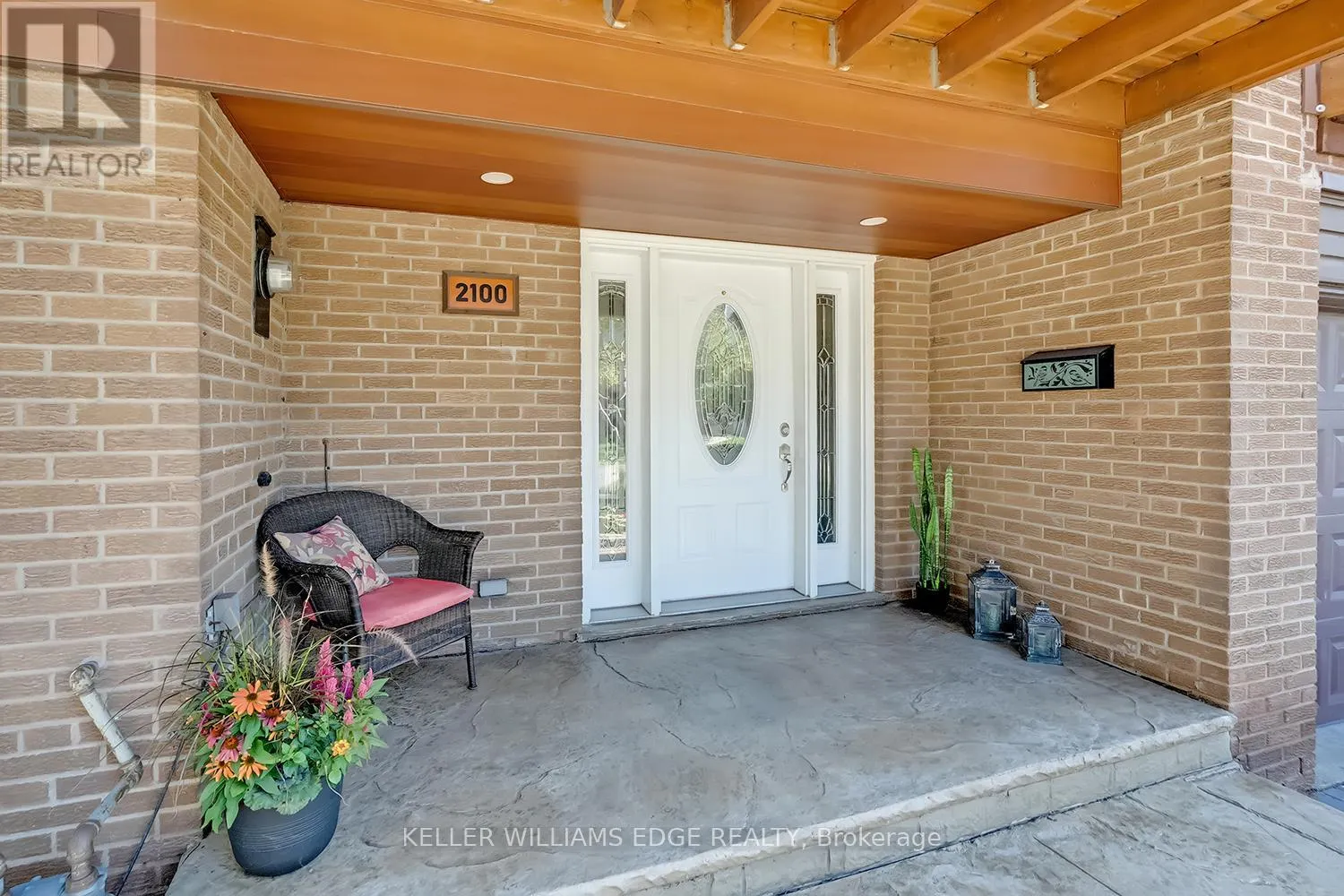 2100 WORTHINGTON DRIVE