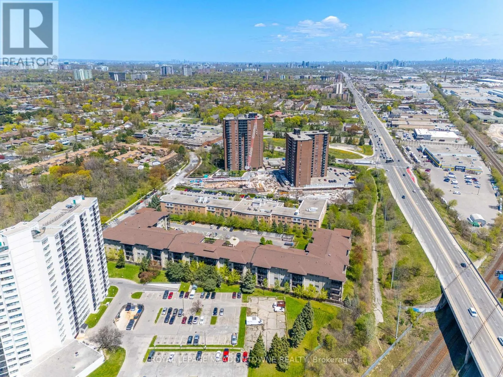 125 - 570 LOLITA GARDENS