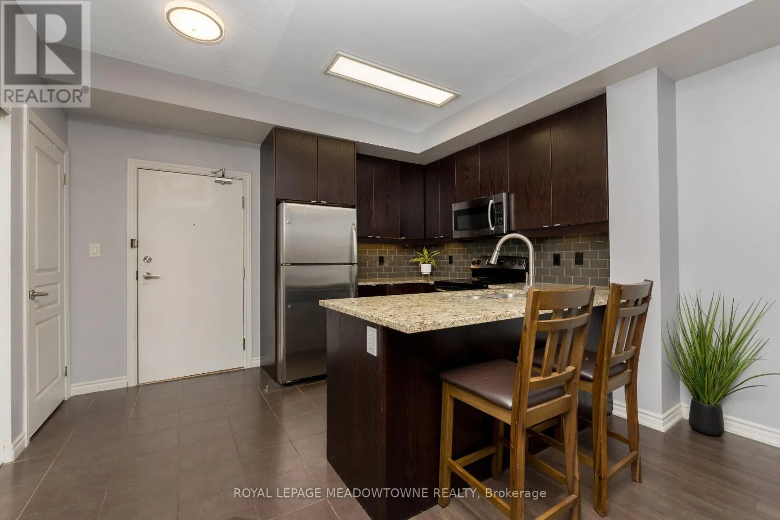 125 - 570 LOLITA GARDENS