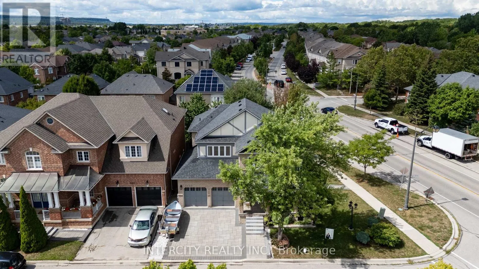 5409 DUCHESS COURT