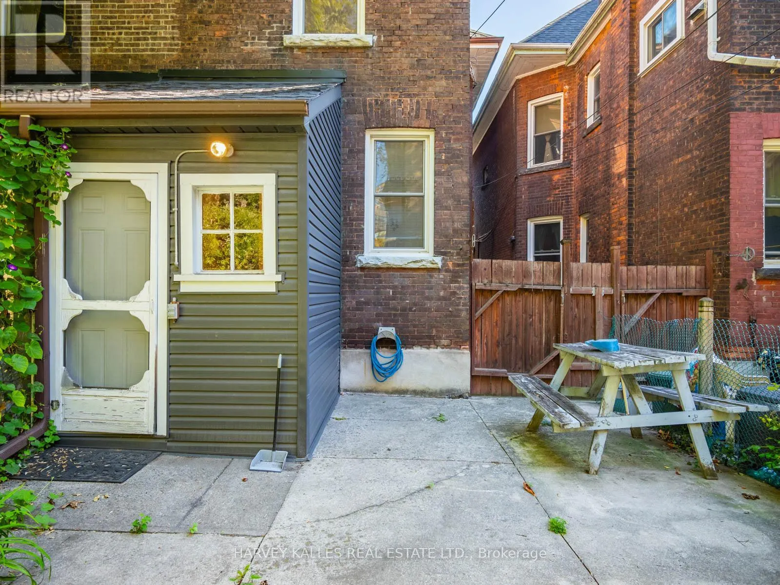 132 CLOSE AVENUE
