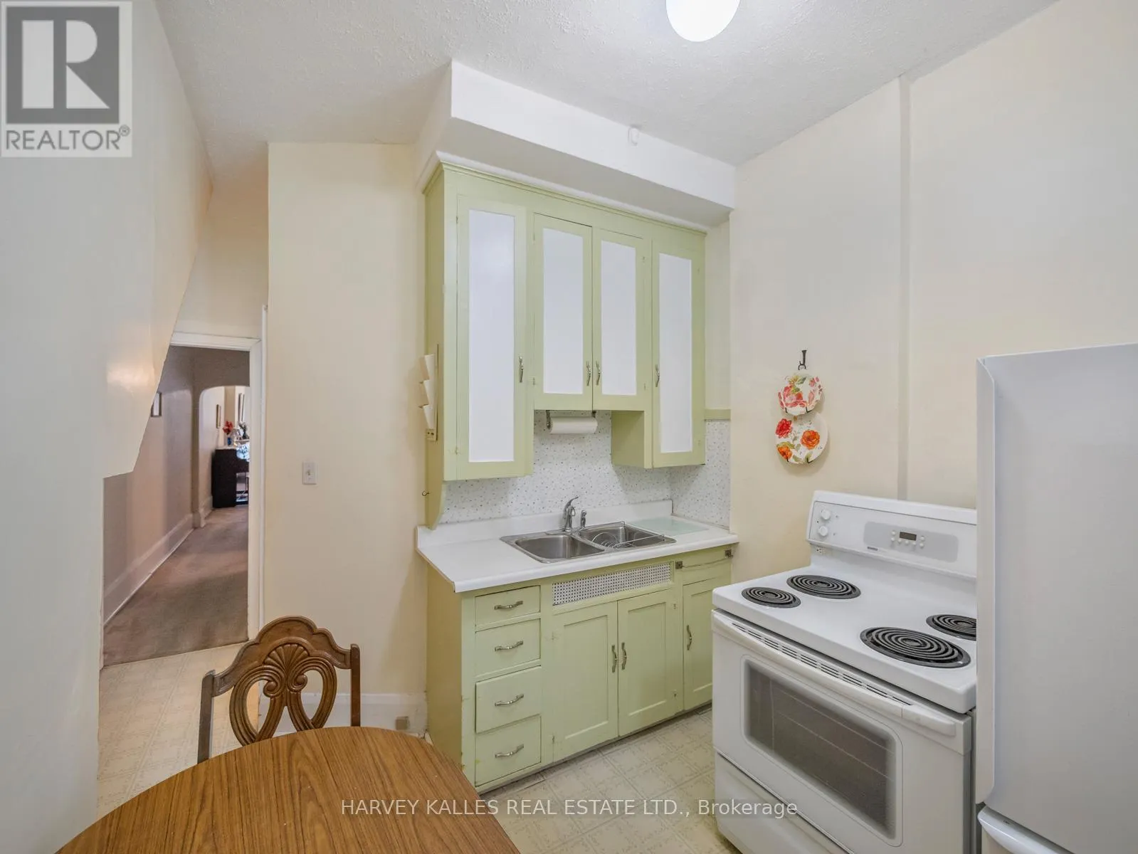 132 CLOSE AVENUE