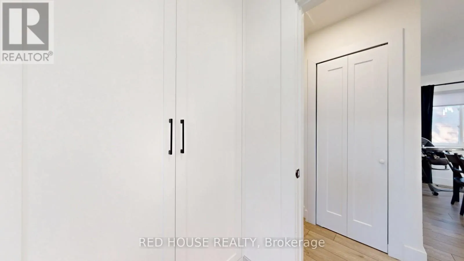 UPPER - 22 GLADSMORE CRESCENT