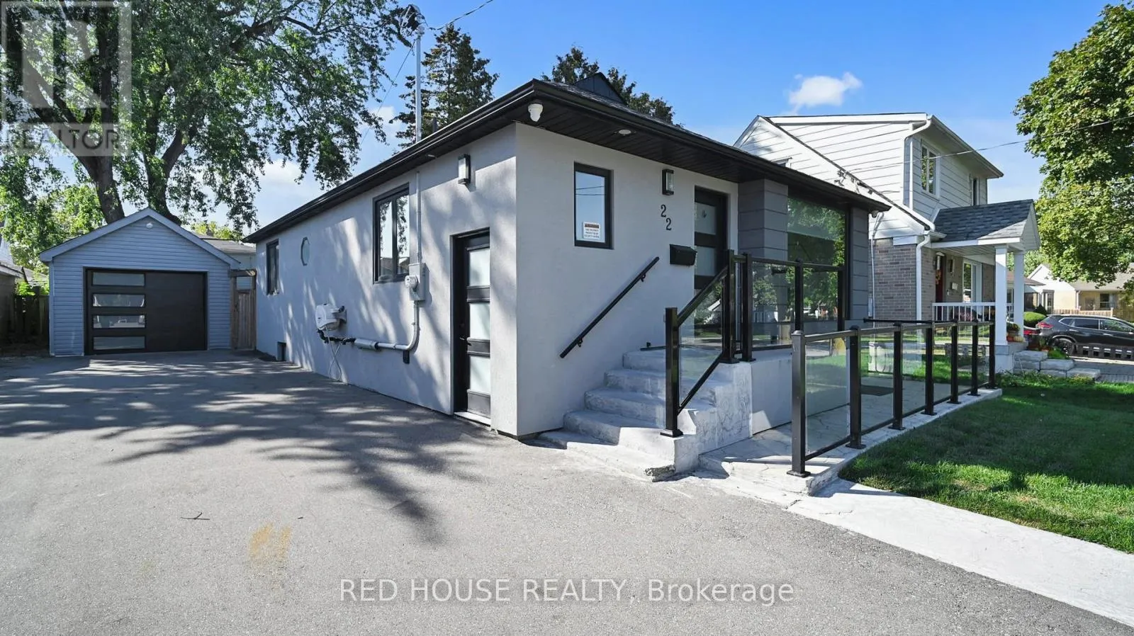 UPPER - 22 GLADSMORE CRESCENT