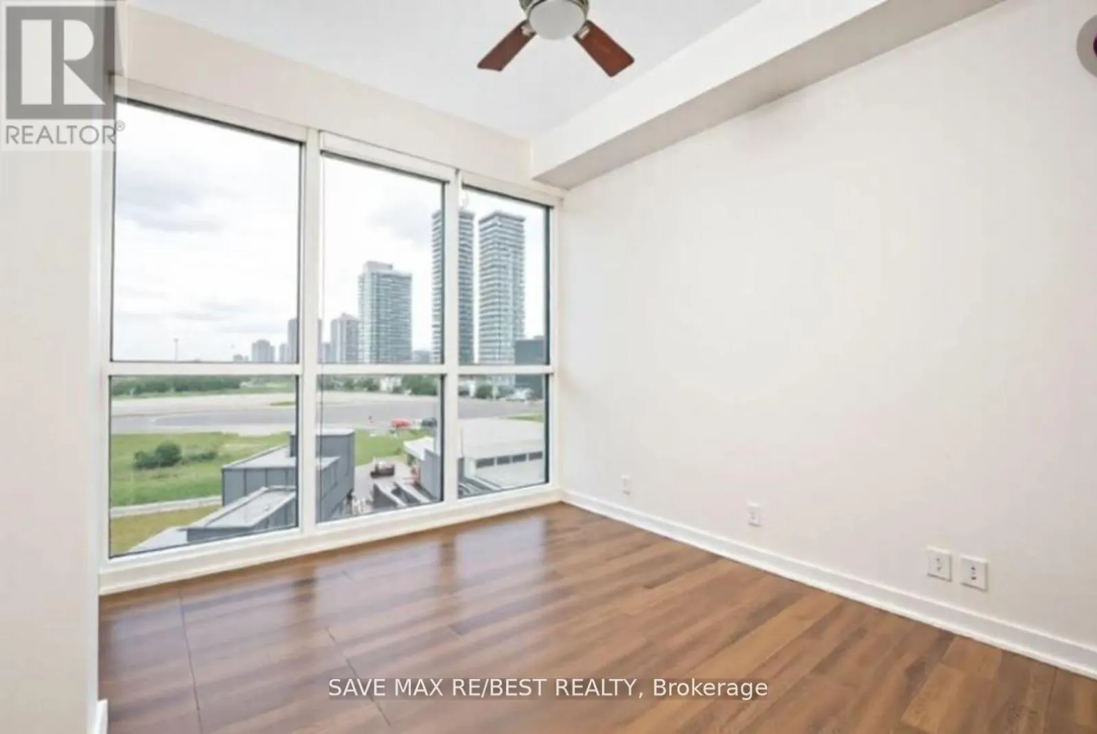 807 - 10 PARK LAWN ROAD