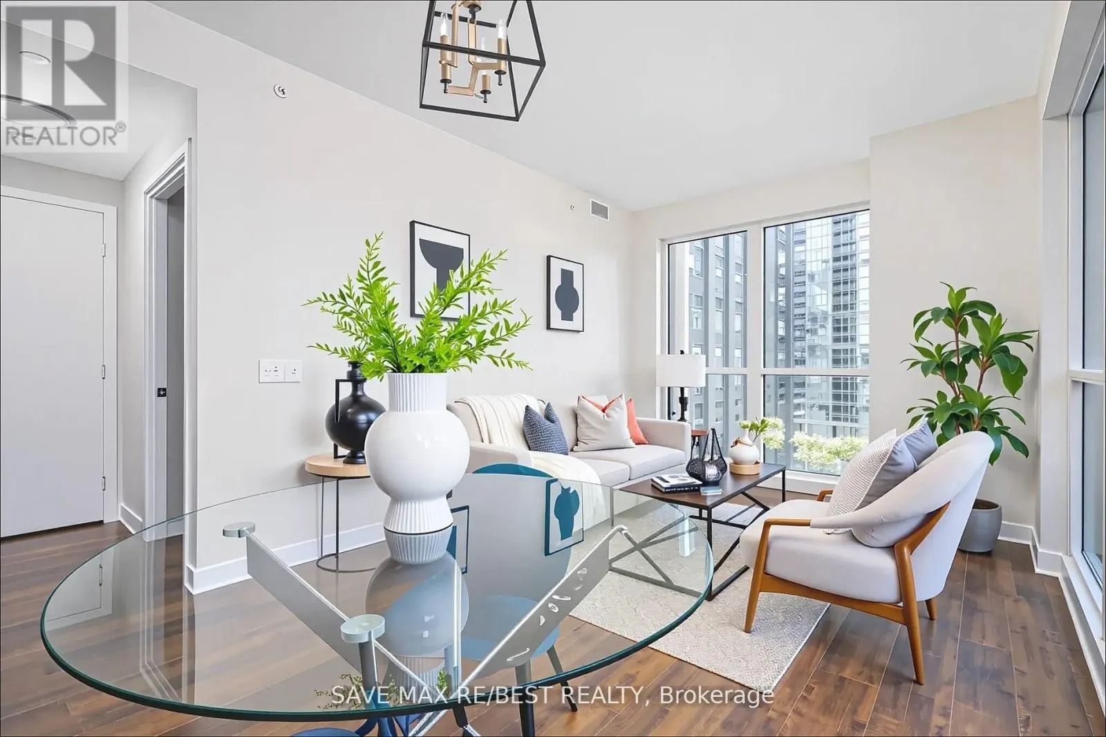807 - 10 PARK LAWN ROAD