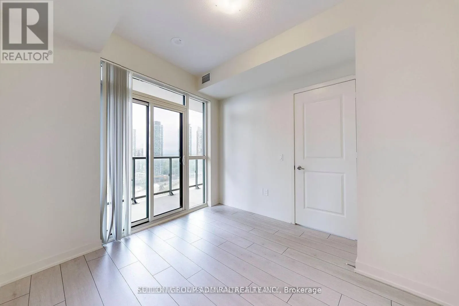 4006 - 38 ANNIE CRAIG DRIVE