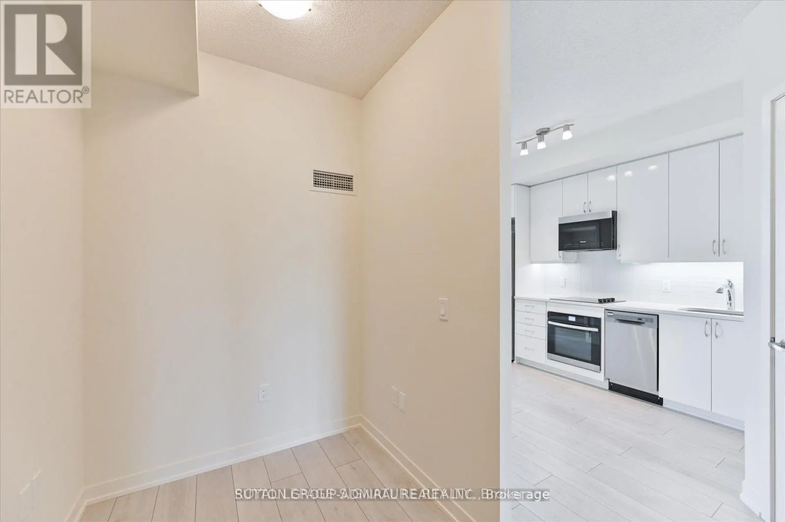 4006 - 38 ANNIE CRAIG DRIVE