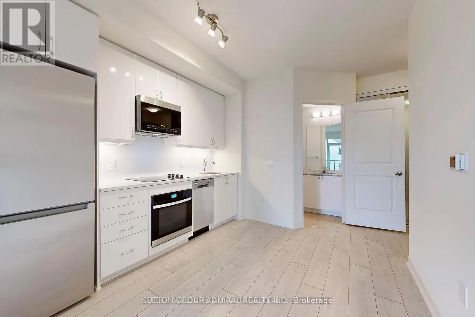 4006 - 38 ANNIE CRAIG DRIVE