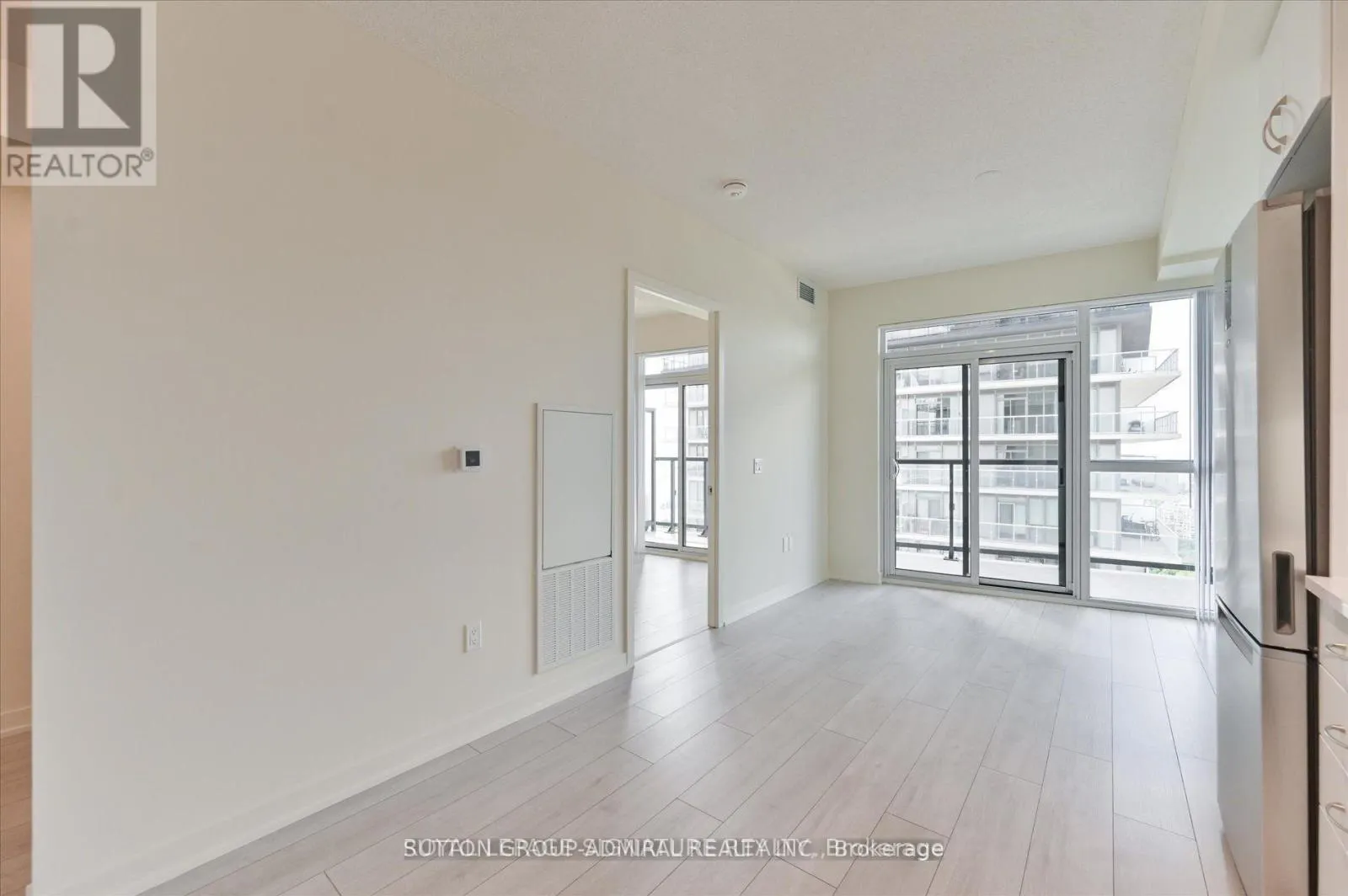 4006 - 38 ANNIE CRAIG DRIVE
