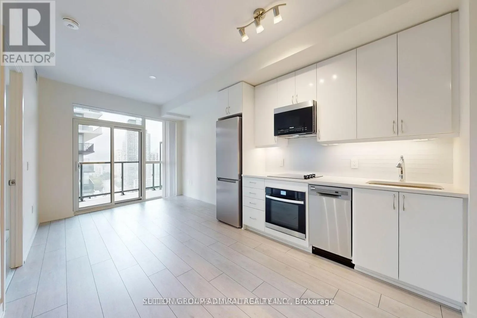 4006 - 38 ANNIE CRAIG DRIVE