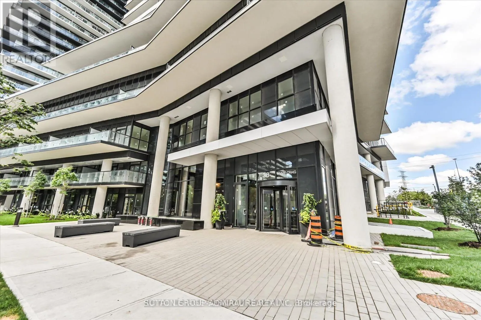 4006 - 38 ANNIE CRAIG DRIVE