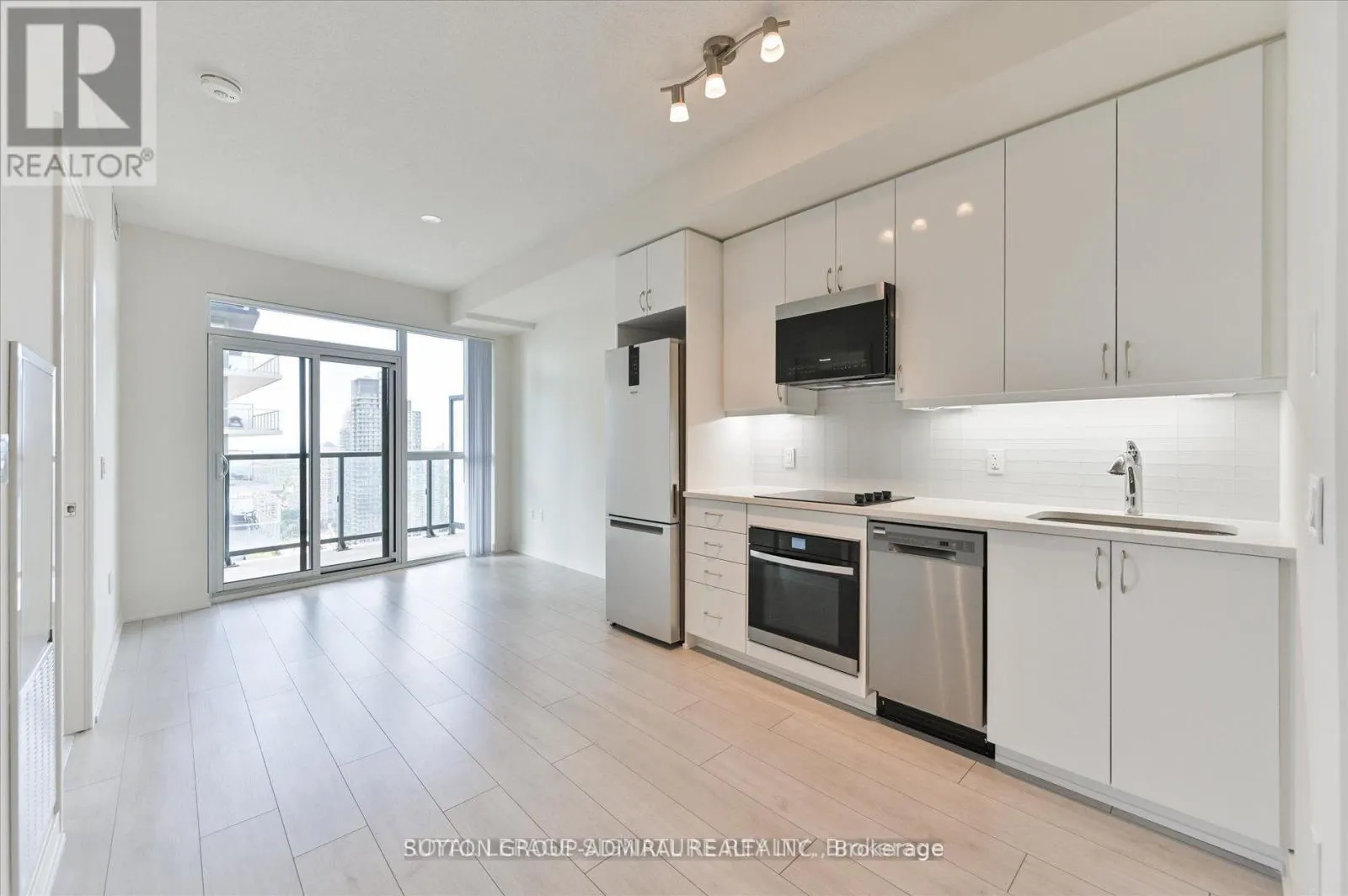 4006 - 38 ANNIE CRAIG DRIVE