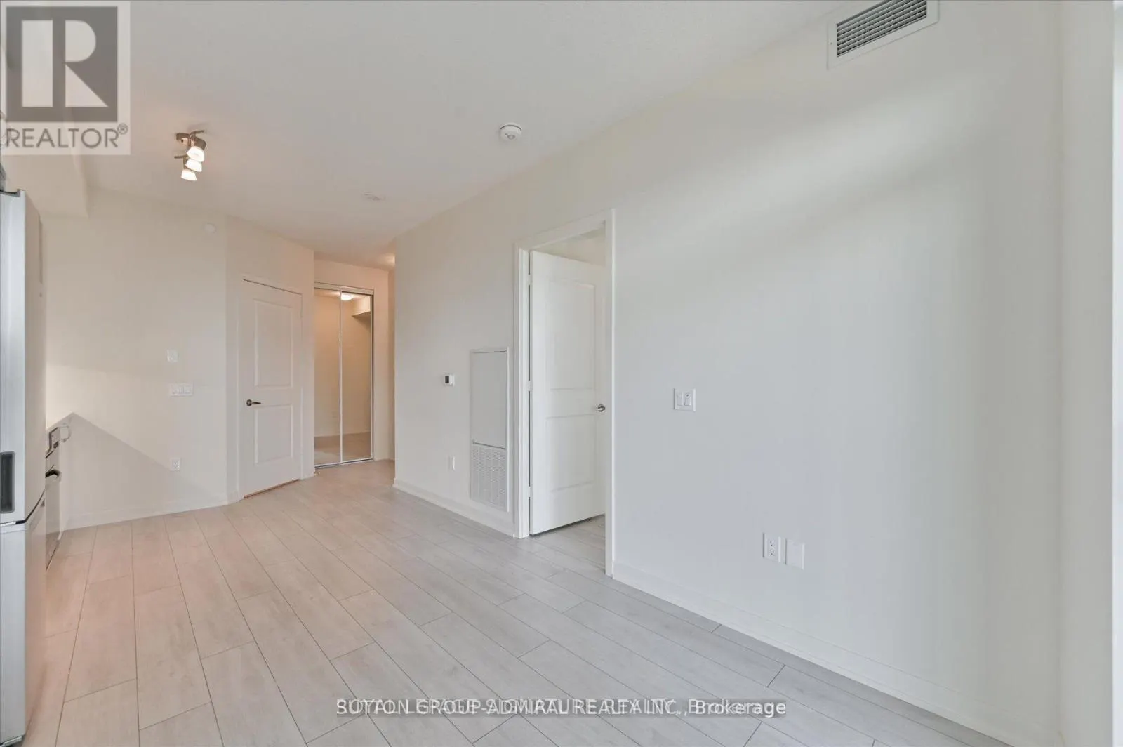 4006 - 38 ANNIE CRAIG DRIVE