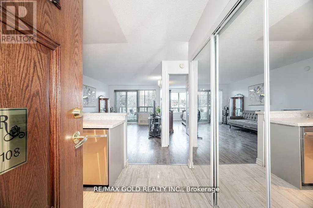 108 - 25 VIA ROSEDALE WAY