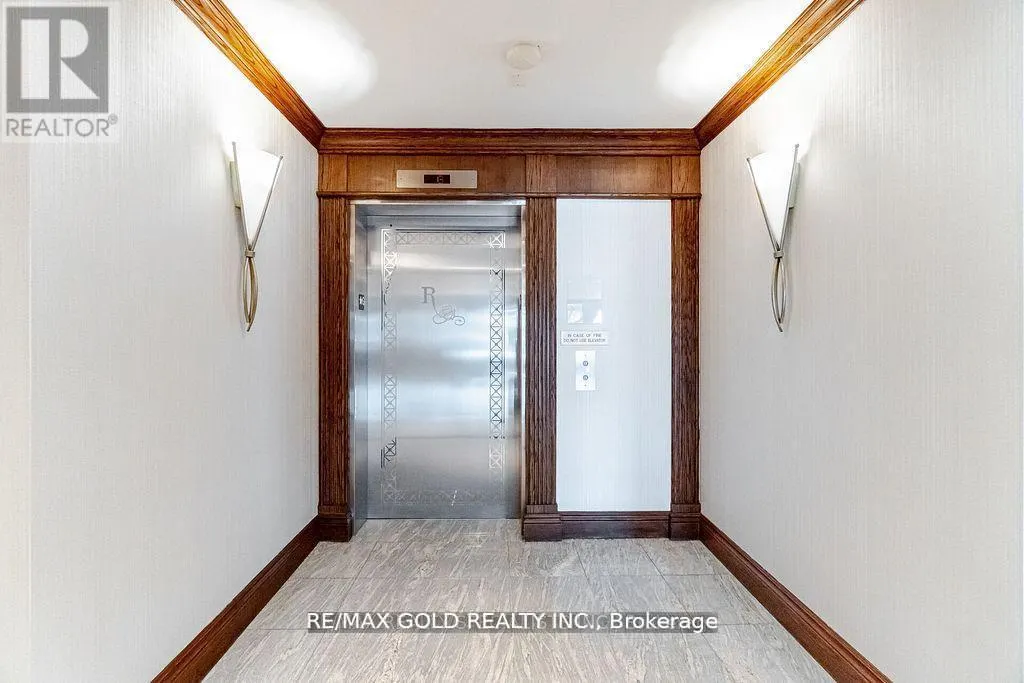 108 - 25 VIA ROSEDALE WAY