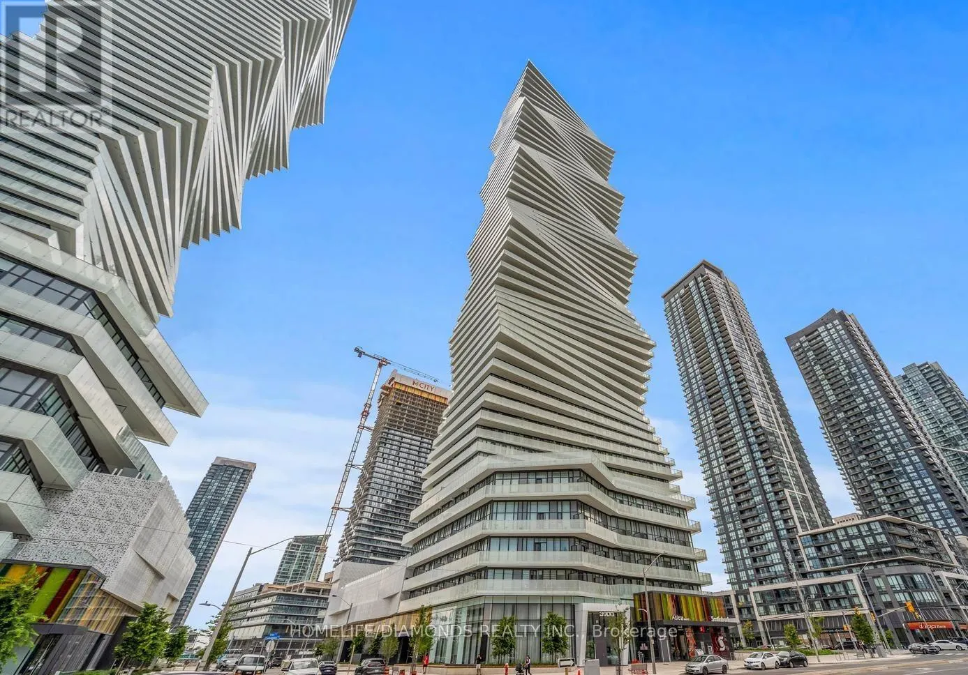 4103 - 3883 QUARTZ ROAD