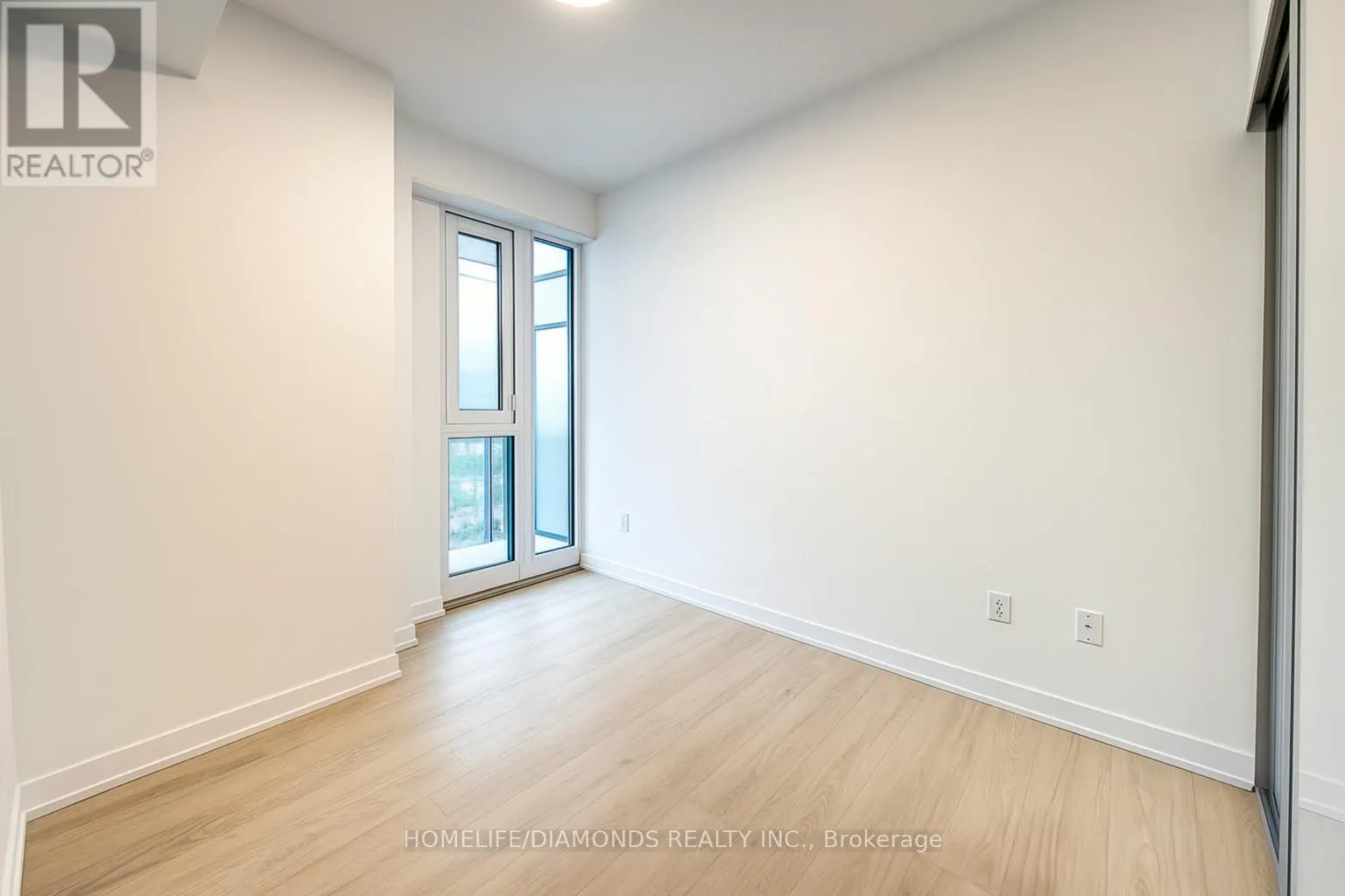 4103 - 3883 QUARTZ ROAD