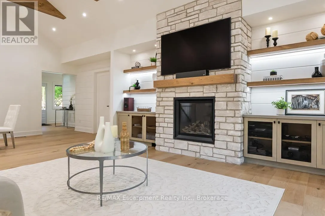 2282 FAIRLEIGH PLACE