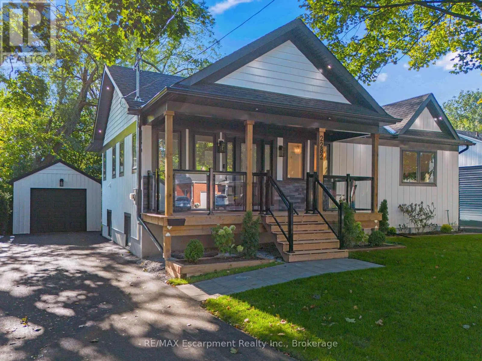 2282 FAIRLEIGH PLACE
