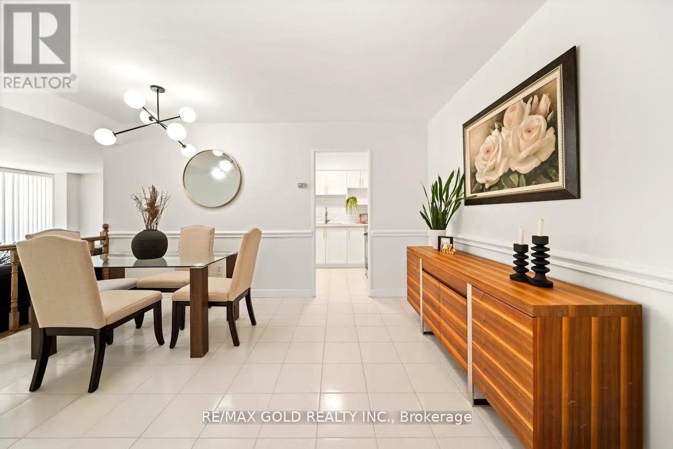 206 - 9 FOUR WINDS DRIVE