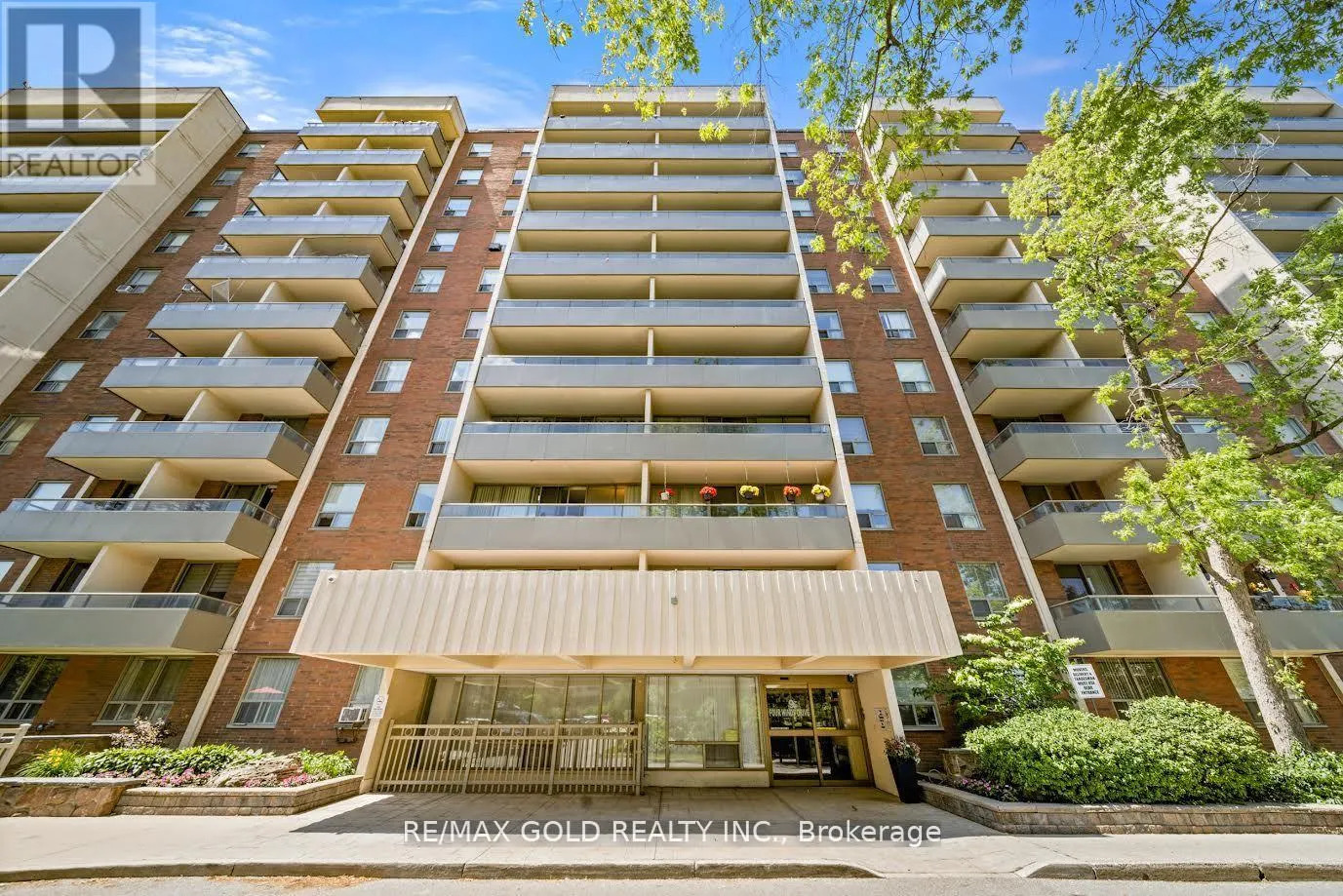 206 - 9 FOUR WINDS DRIVE