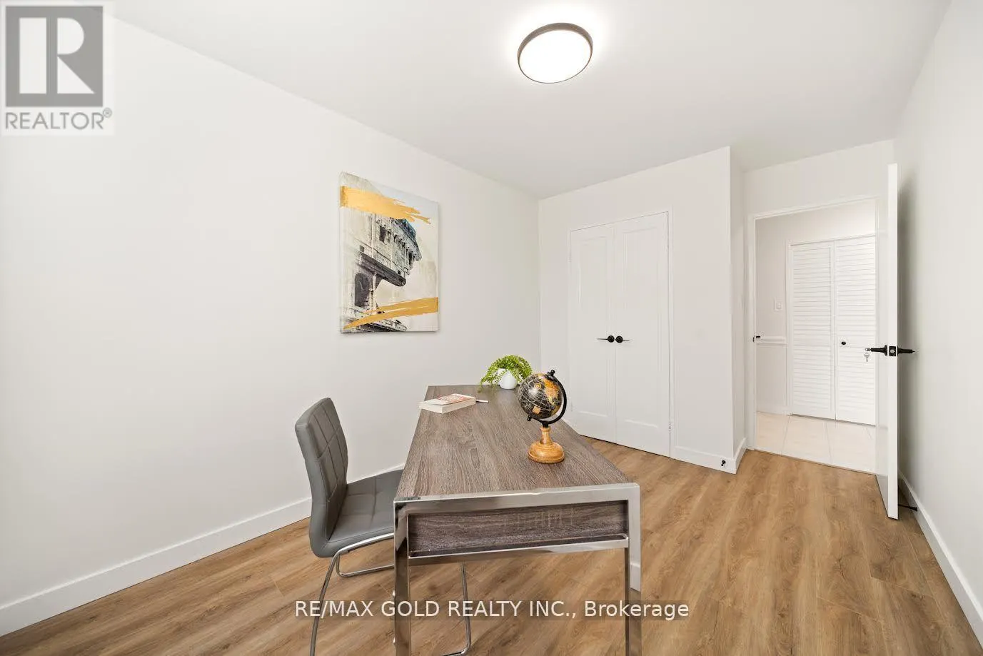 206 - 9 FOUR WINDS DRIVE