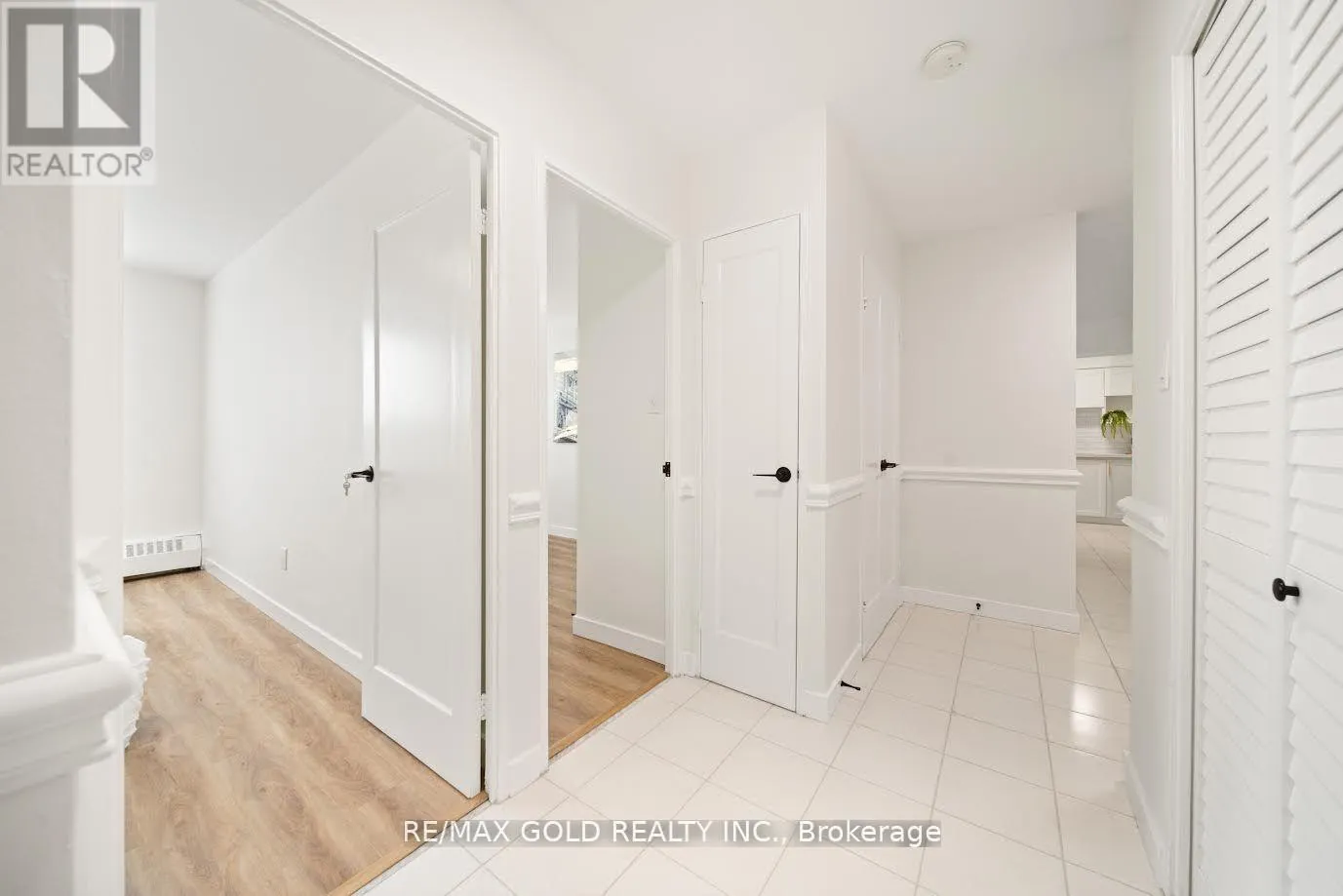 206 - 9 FOUR WINDS DRIVE