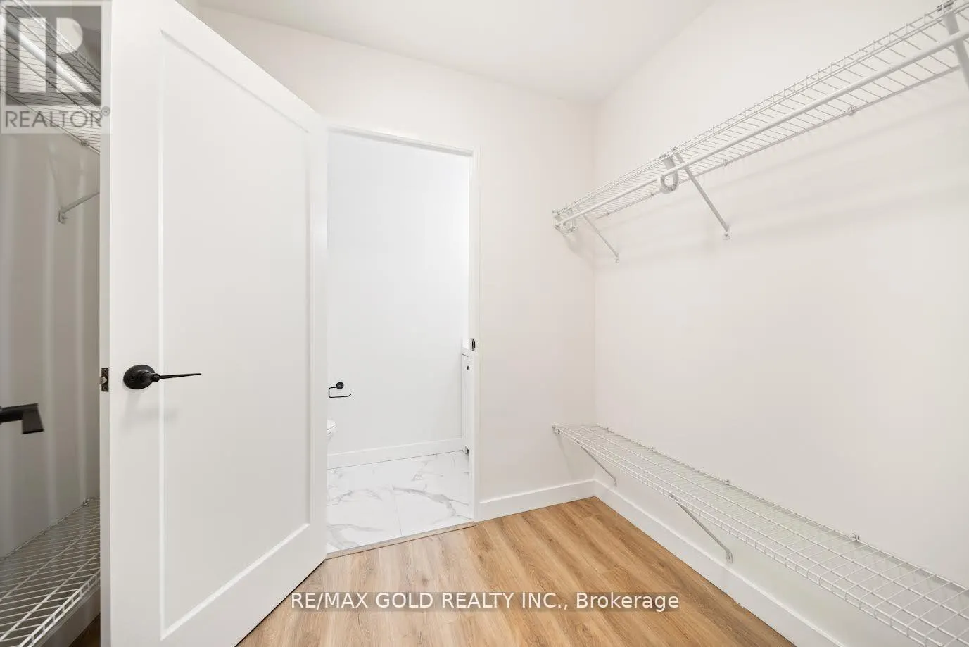 206 - 9 FOUR WINDS DRIVE