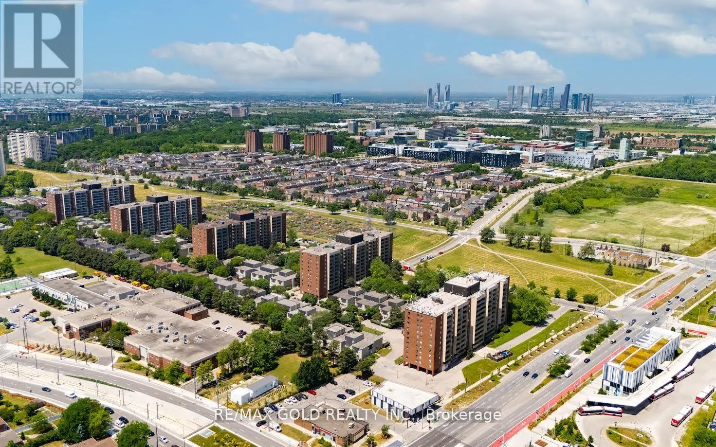 206 - 9 FOUR WINDS DRIVE