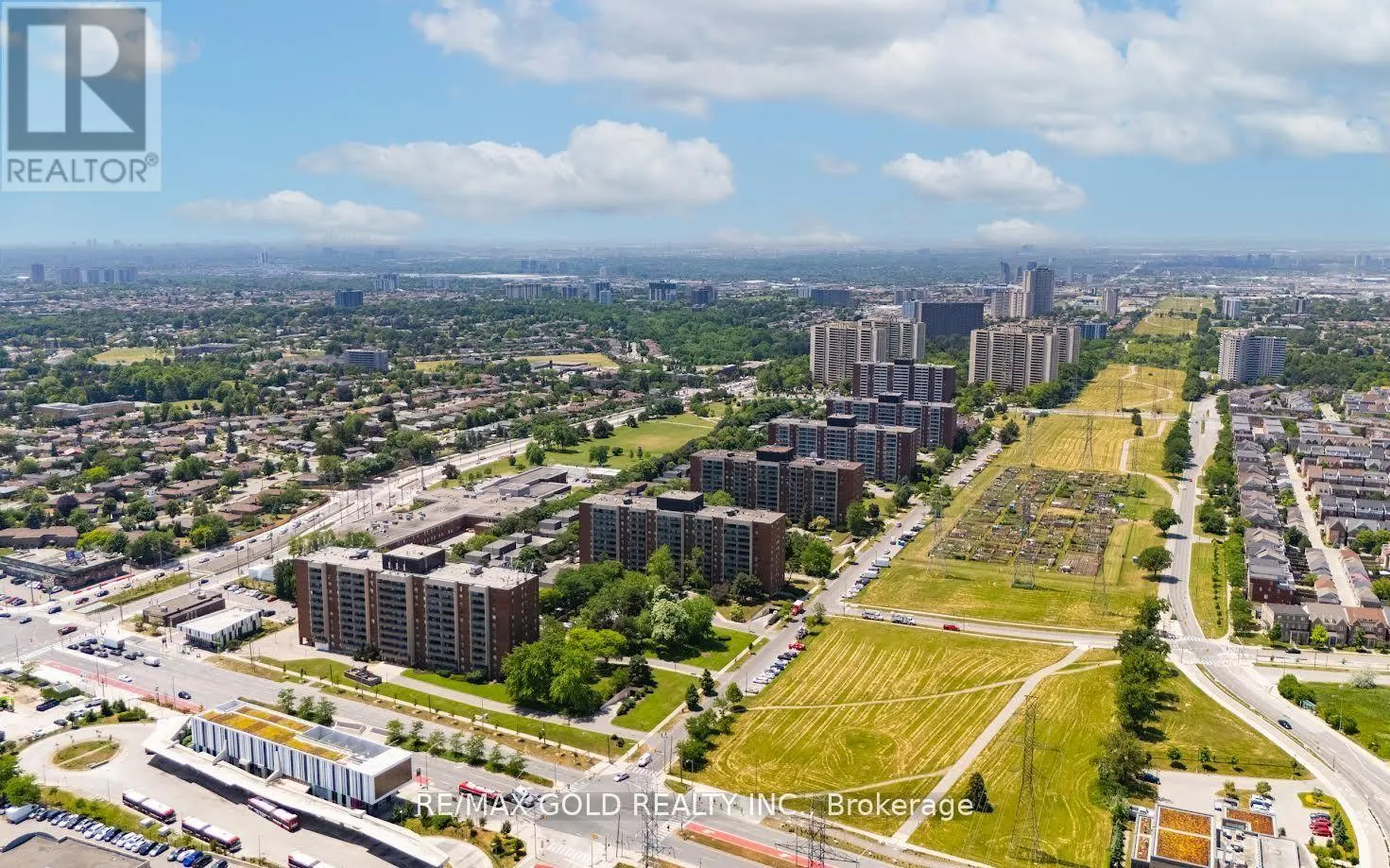 206 - 9 FOUR WINDS DRIVE
