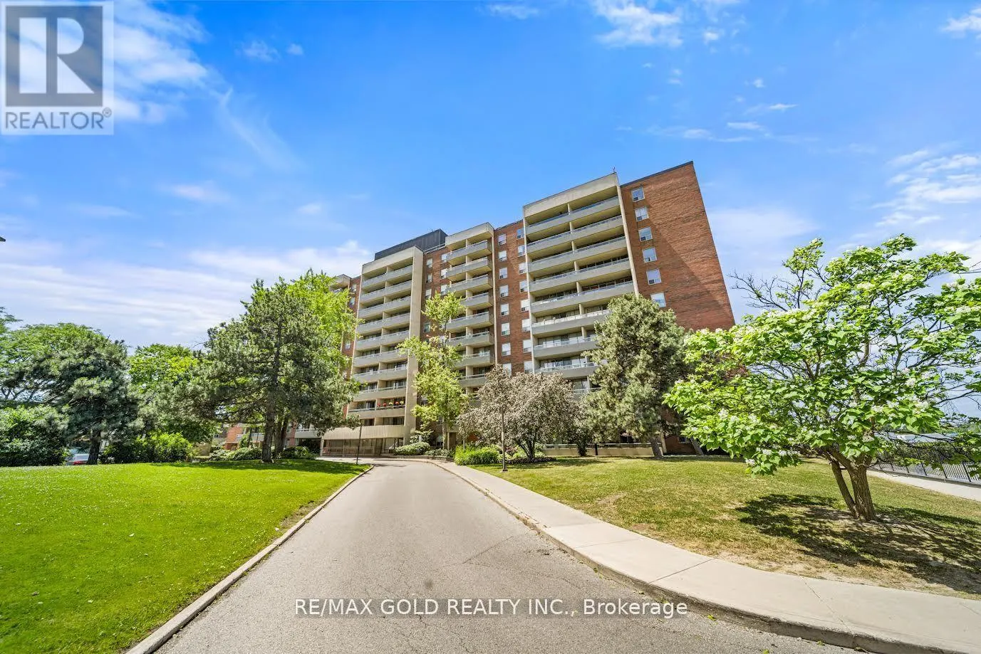 206 - 9 FOUR WINDS DRIVE