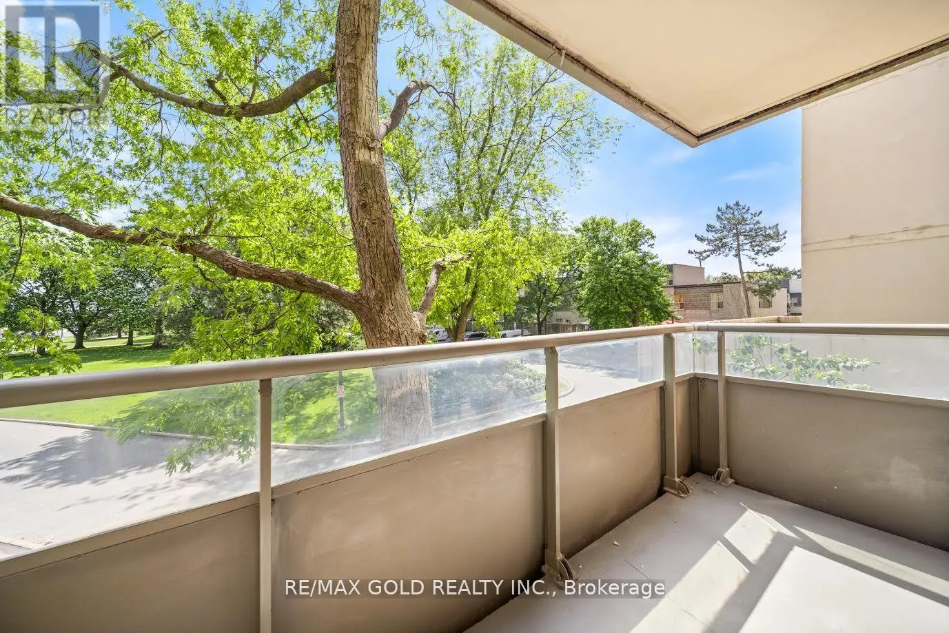 206 - 9 FOUR WINDS DRIVE