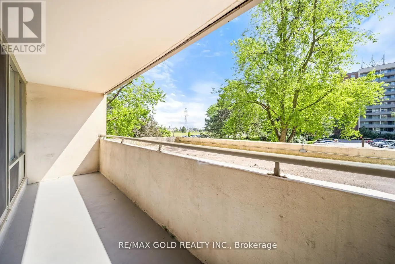 206 - 9 FOUR WINDS DRIVE