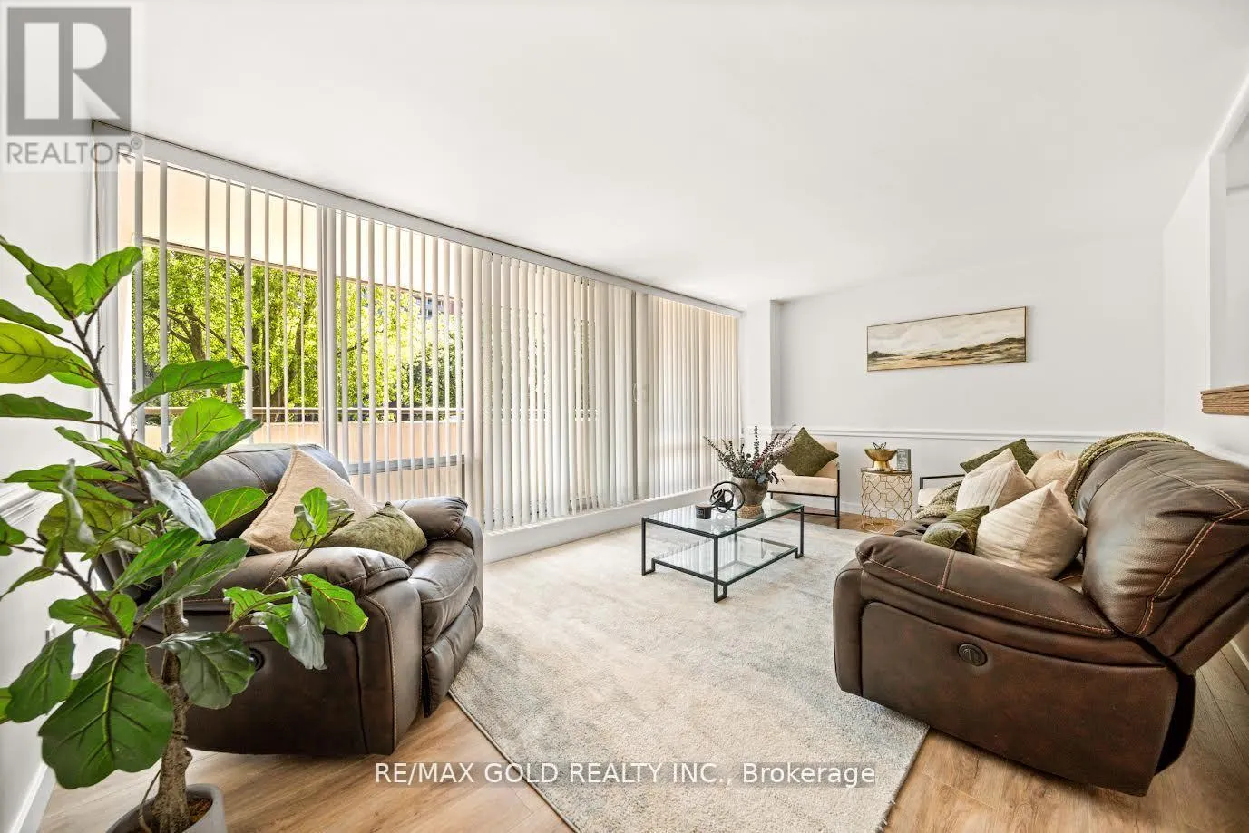 206 - 9 FOUR WINDS DRIVE