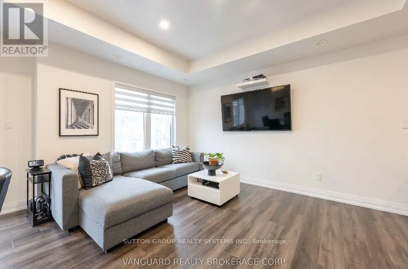 11 - 6 BICKNELL AVENUE W