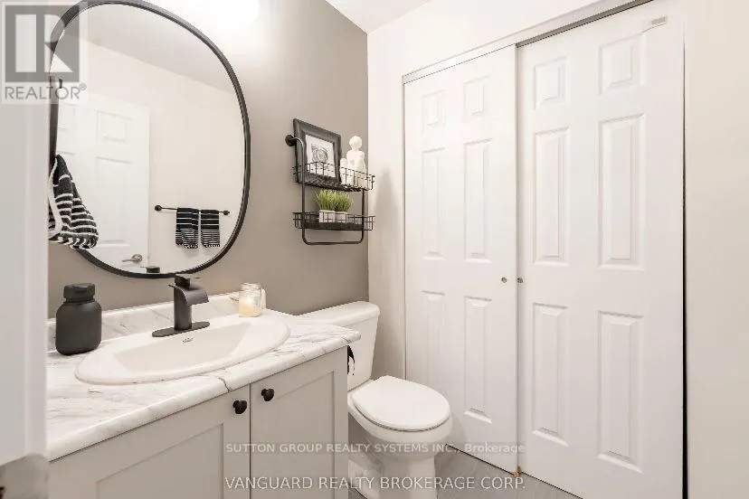 11 - 6 BICKNELL AVENUE W