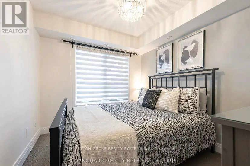 11 - 6 BICKNELL AVENUE W