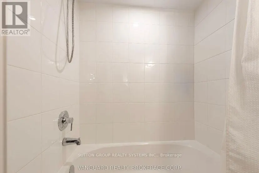 11 - 6 BICKNELL AVENUE W