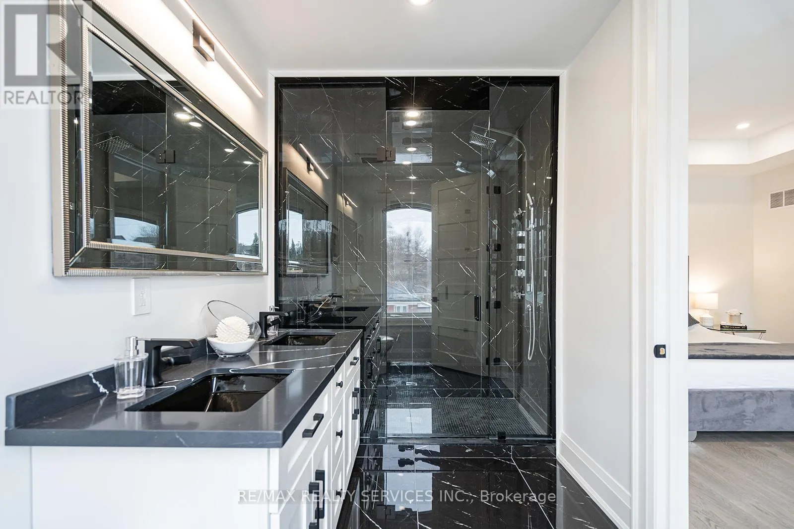 3 BONNYVIEW DRIVE
